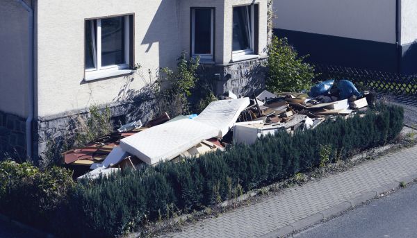 Yard Junk Removal in Schaumburg